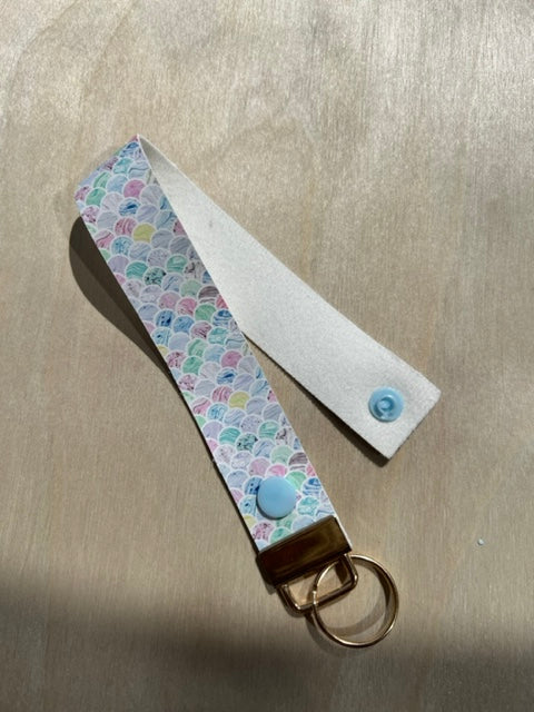 Mermaid Scales Claspable Wristlet Keychain